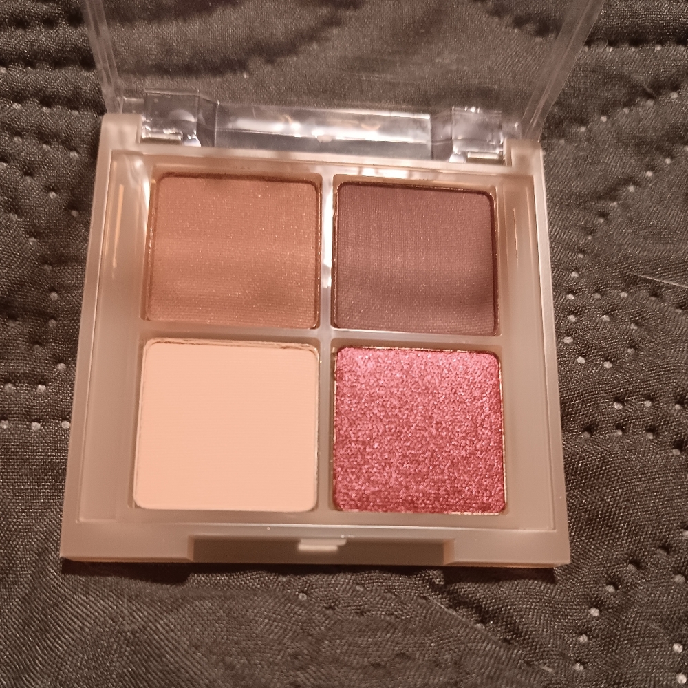 Huda Beauty Glowish Mini Eyeshadow Pallette